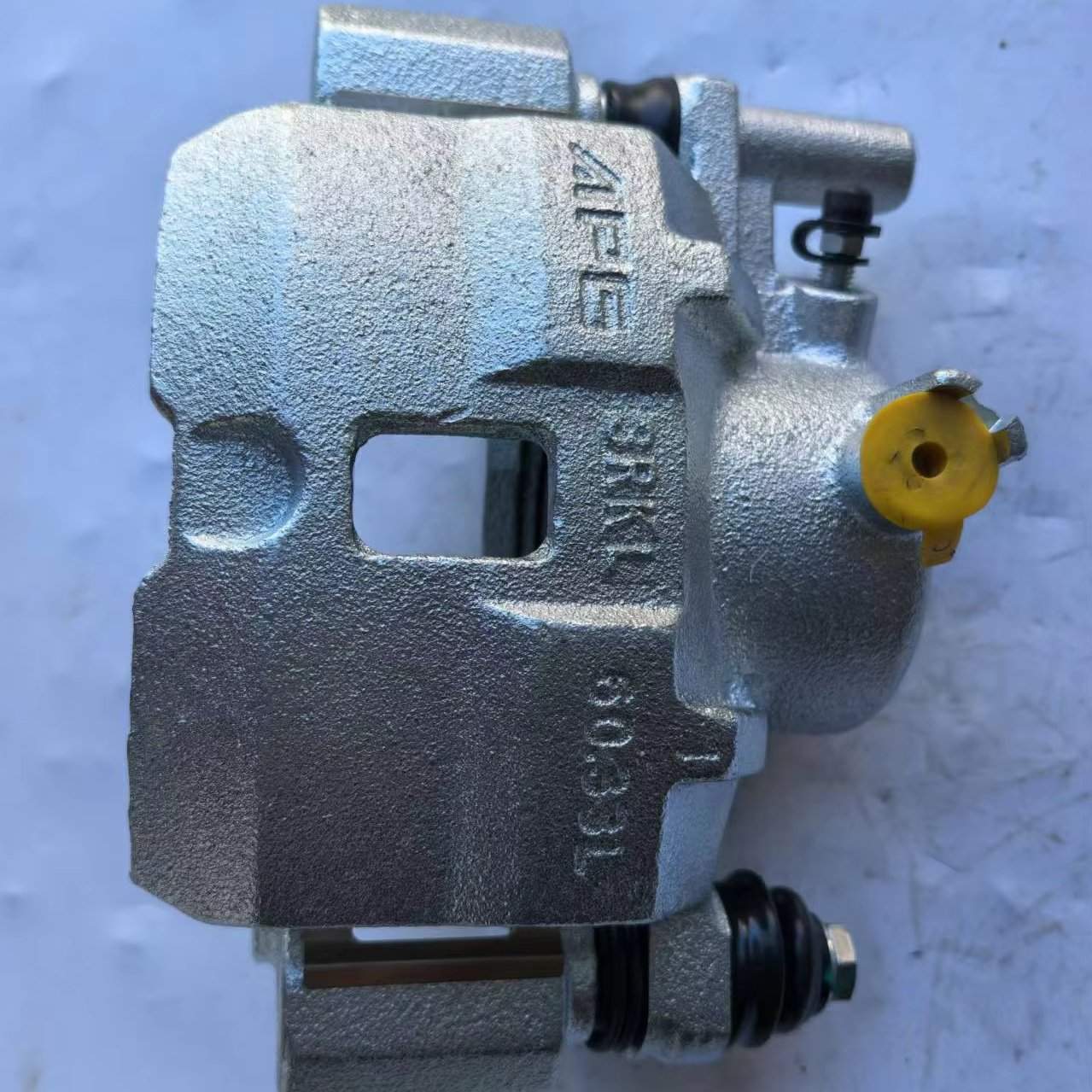 New Auto Parts Brake Slave Cylinder Model 3501120D-GC for ISUZU Frt L TFR54/55 ASM Brake System
